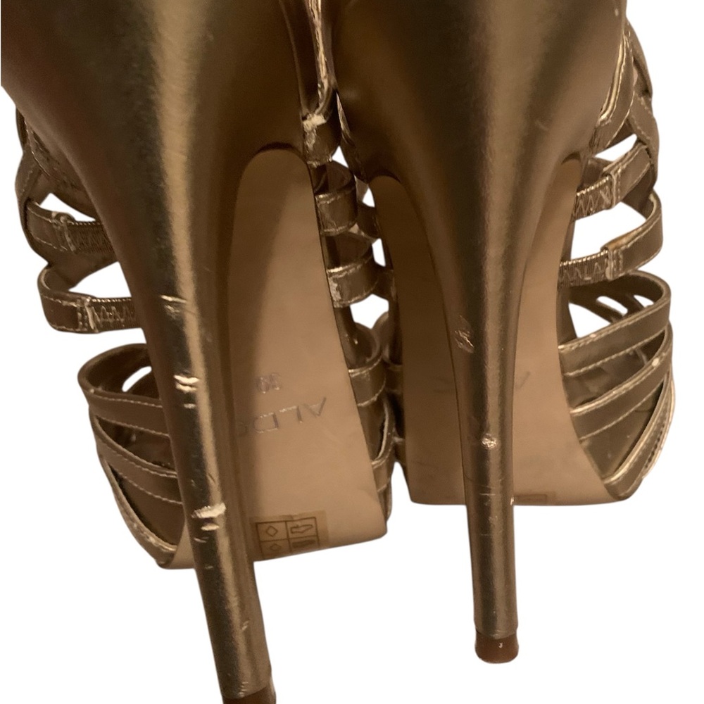 ALDO Women's Elegant Gold Heels - Picture 6 of 8